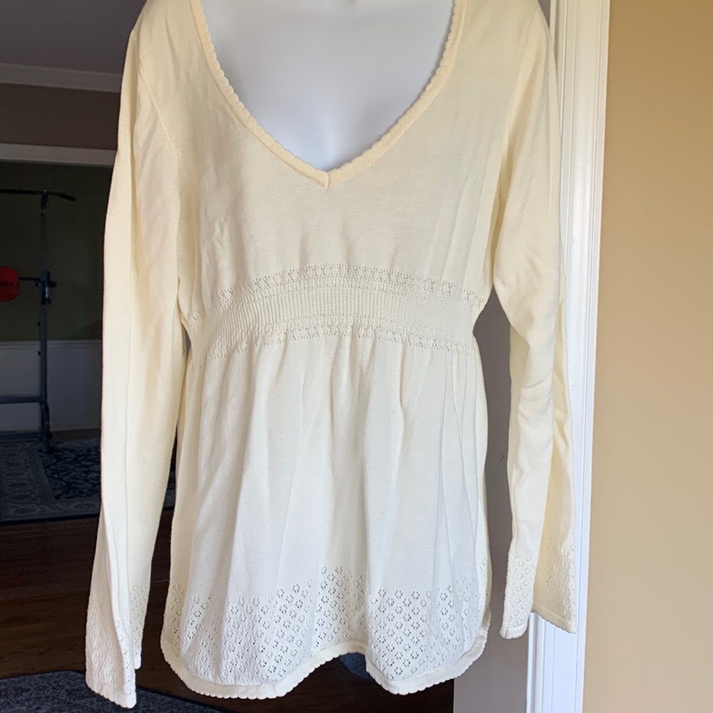 Axcess deep V light sweater